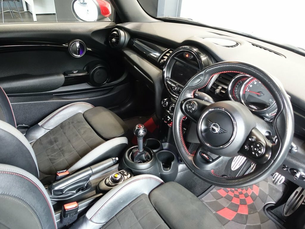 Mini Hatch 2L John Cooper Works SK20SDX White #2