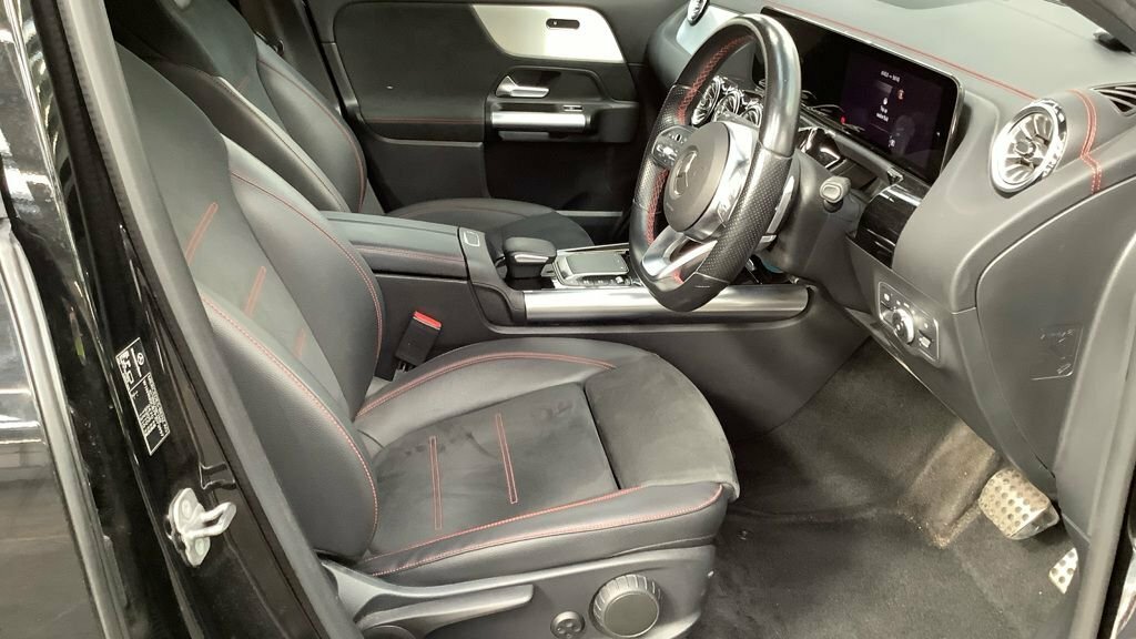 Mercedes-Benz EQA Suv Black #3