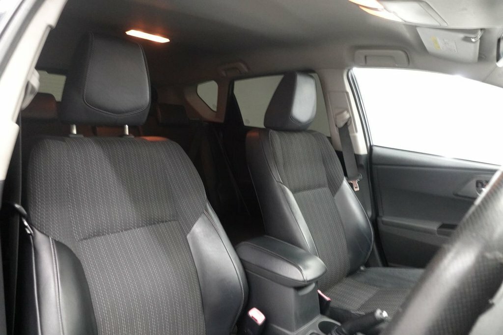 Toyota Auris 1.6L Excel Grey #2