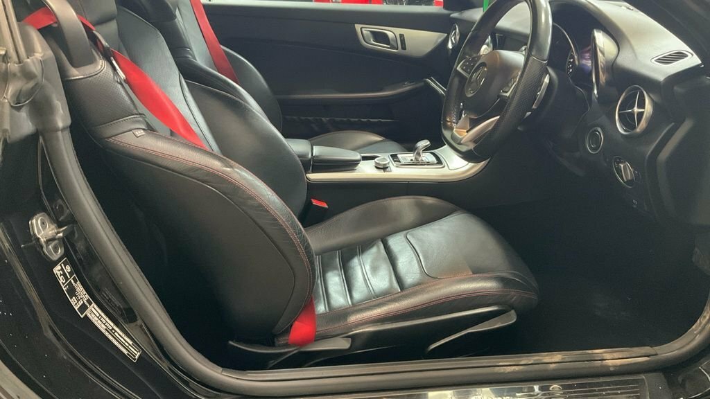 Mercedes-Benz SLC 1.6L Amg Line Black #2