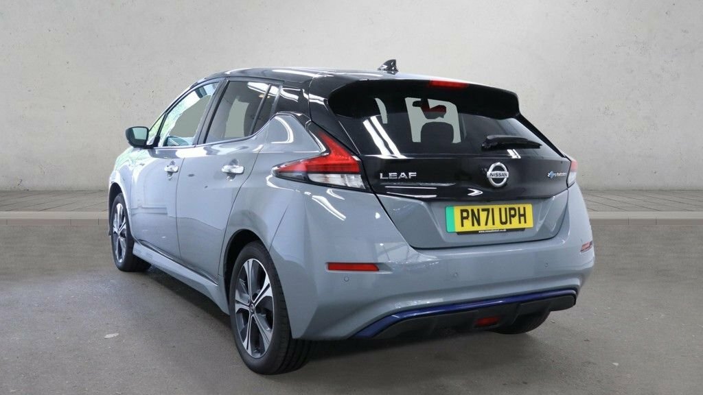 Nissan Leaf Hatchback Grey #5