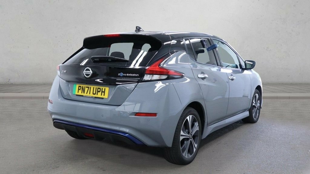 Nissan Leaf Hatchback Grey #6