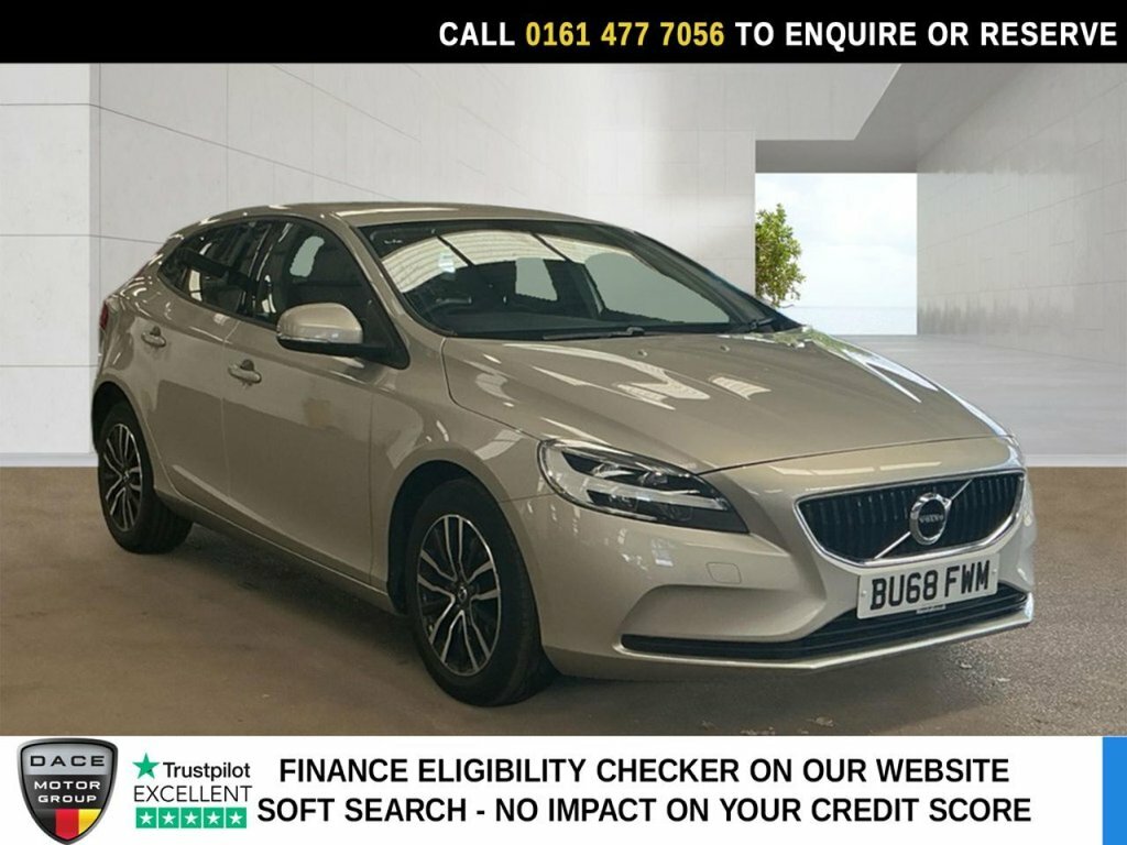 Volvo V40 2L Momentum Nav Plus Gold