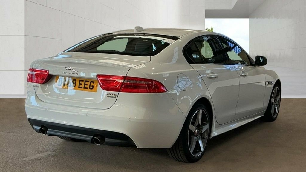 Jaguar XE 2L R-sport White #4