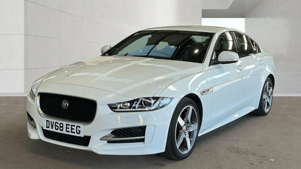 Jaguar XE 2L R-sport White #2