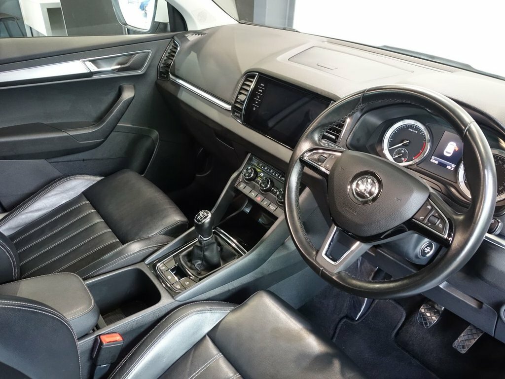 Skoda Karoq 1.5L Edition White #3