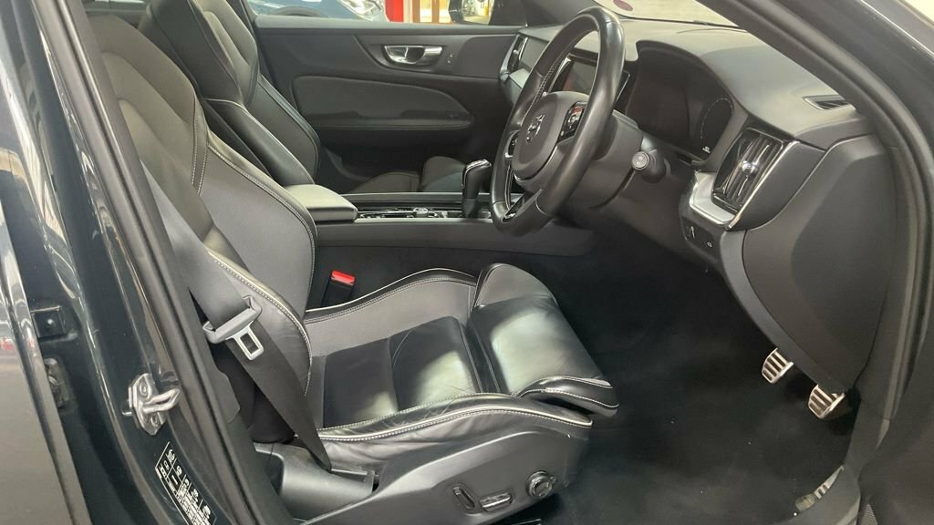 Volvo V60 2L R-design Plus Grey