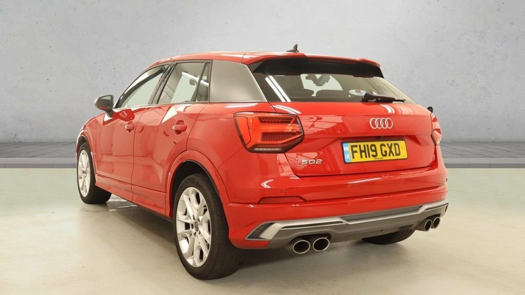 Audi SQ2 Suv Red #4