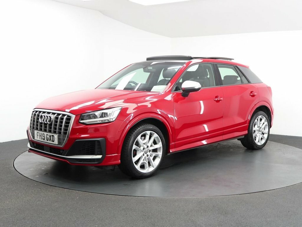 Audi SQ2 Suv Red #4