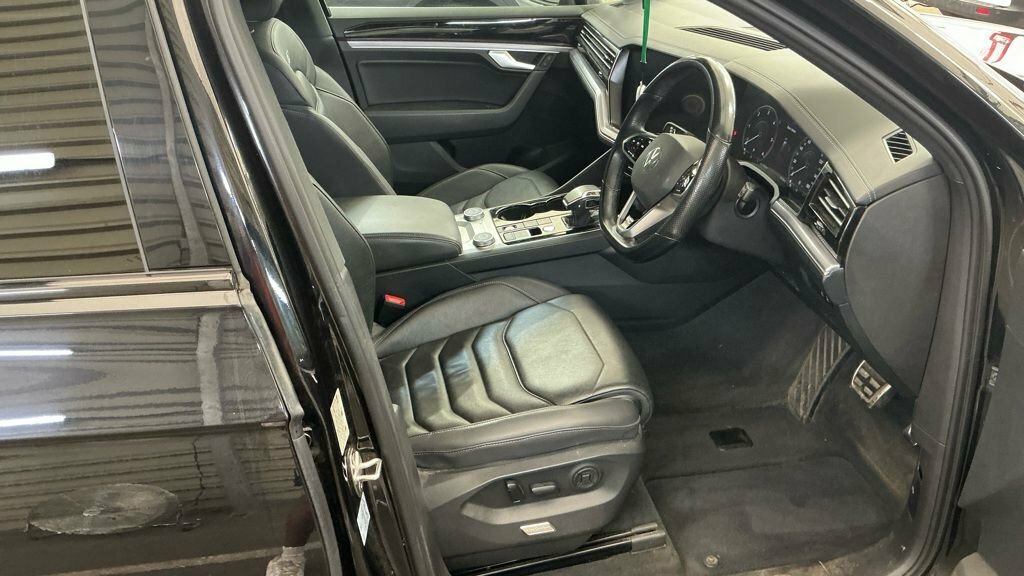 Volkswagen Touareg 3L Black Edition Black