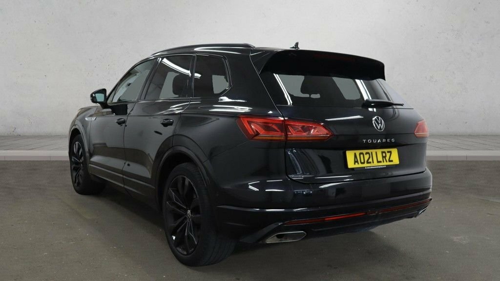 Volkswagen Touareg 3L Black Edition Black #4