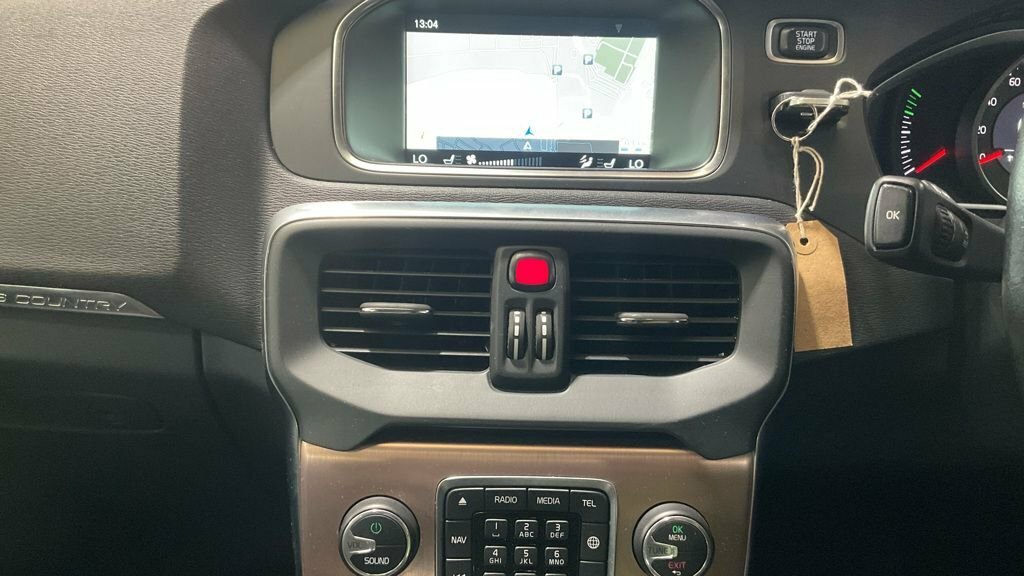 Volvo V40 Cross Country 2L Nav Plus Blue #2