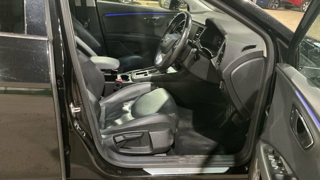 Seat Leon 1.5L Xcellence Lux Black #2