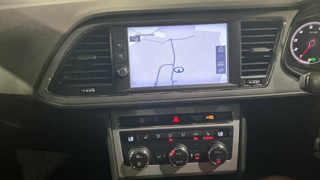 Seat Leon 1.5L Xcellence Lux Black #3