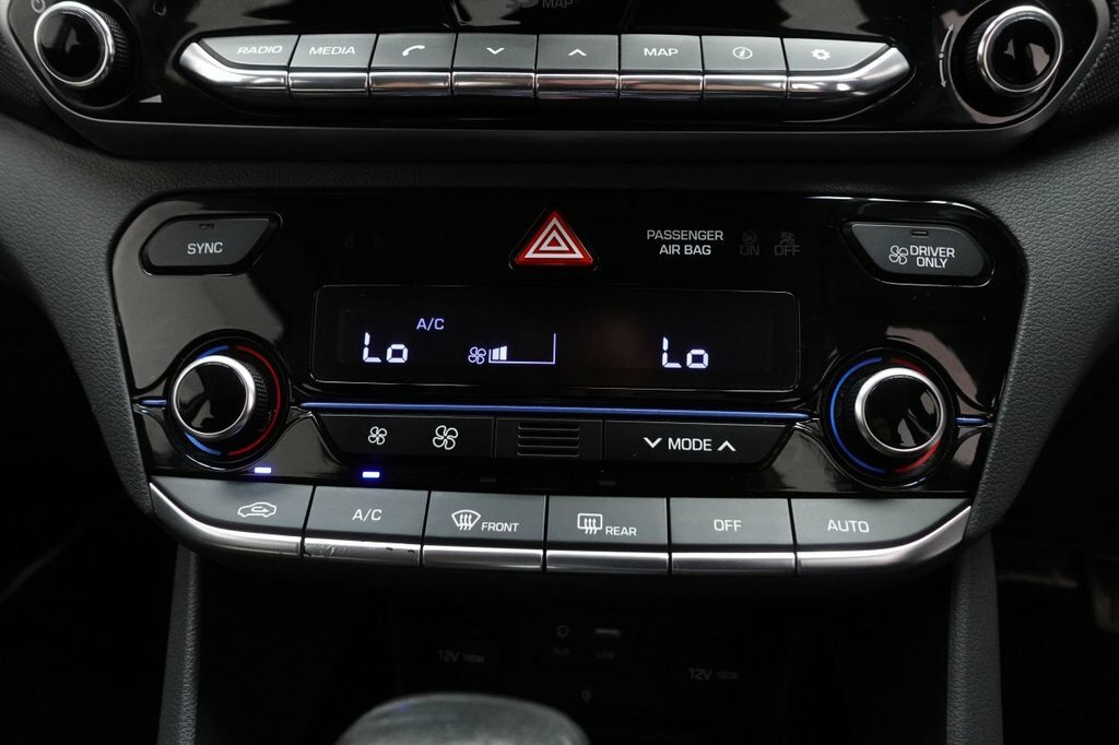 Hyundai Ioniq 1.6 Gdi Hybrid Premium Se Dct 2017 Grey #26