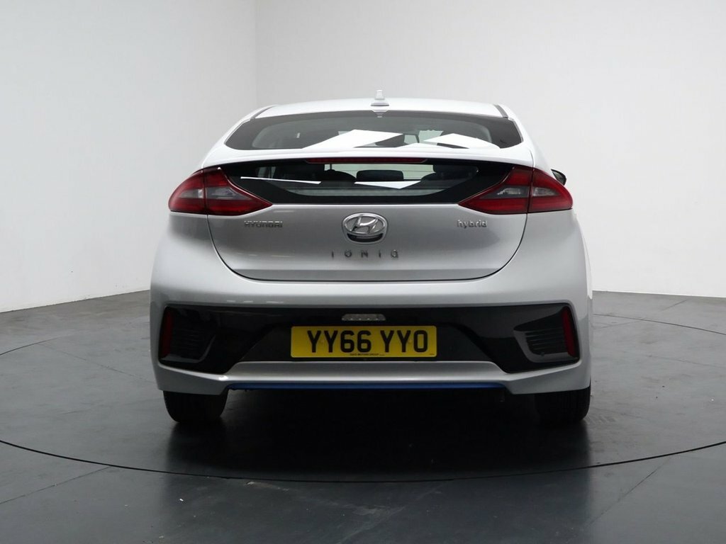 Hyundai Ioniq 1.6 Gdi Hybrid Premium Se Dct 2017 Grey #8