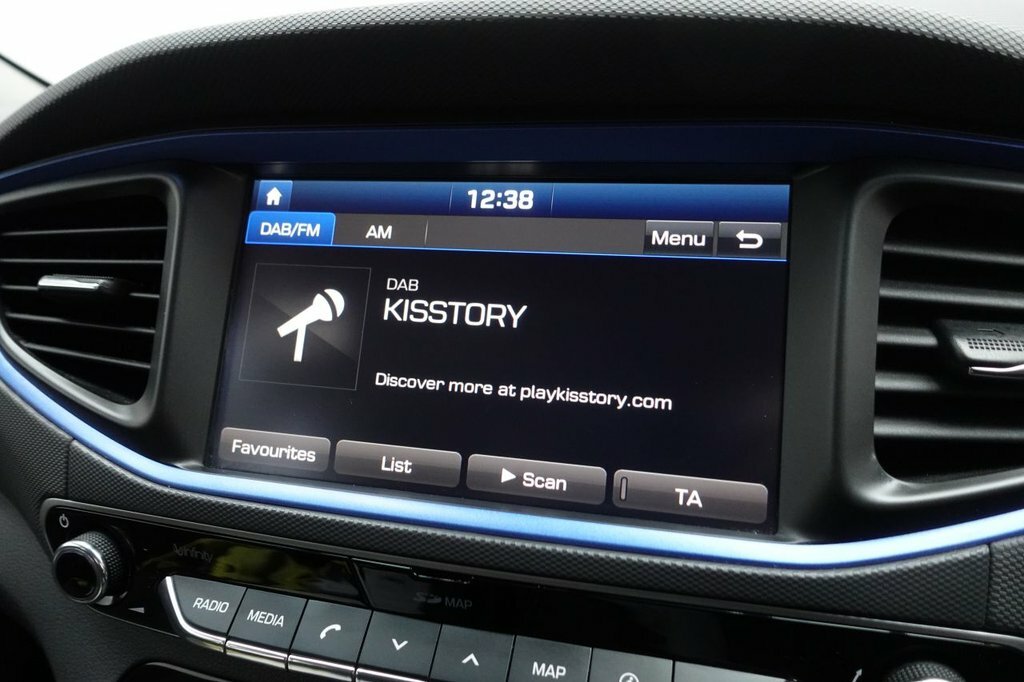 Hyundai Ioniq 1.6 Gdi Hybrid Premium Se Dct 2017 Grey #18