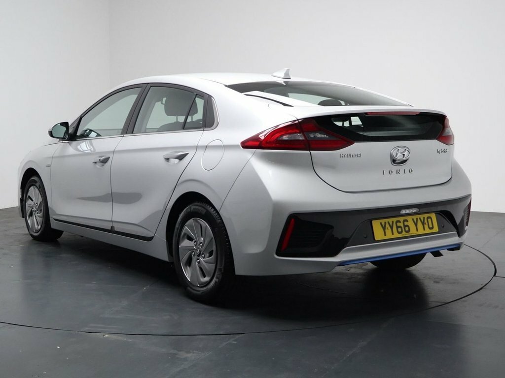 Hyundai Ioniq 1.6 Gdi Hybrid Premium Se Dct 2017 Grey #7