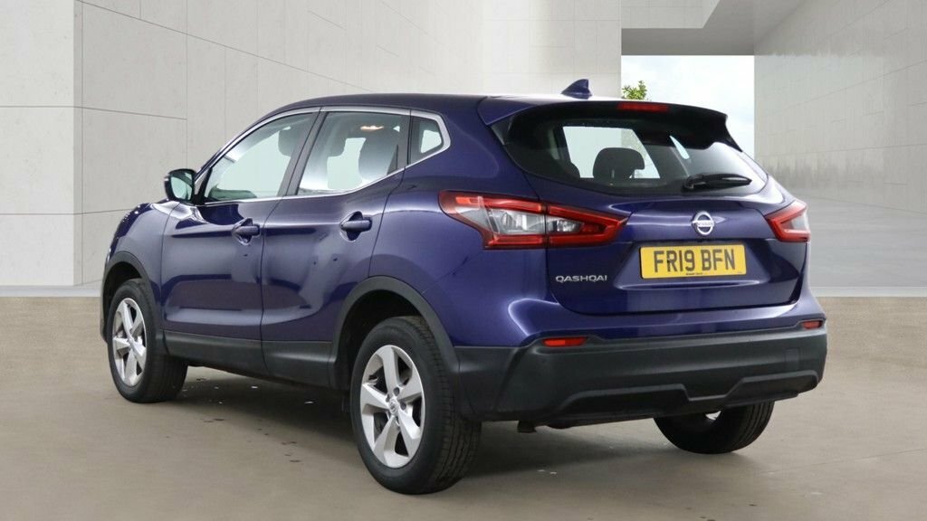 Nissan Qashqai 1.3 Dig-t 140Ps N-connecta Grey #3