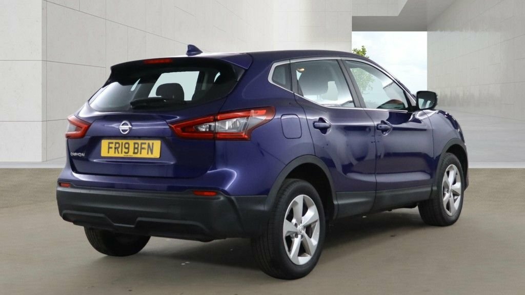 Nissan Qashqai 1.3 Dig-t 140Ps N-connecta Grey #4