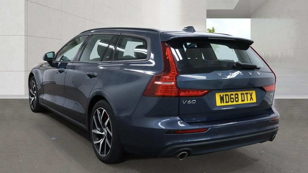 Volvo V60 2L Momentum Blue #4