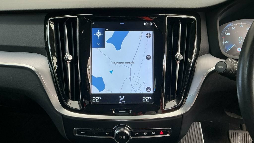 Volvo V60 2L Momentum Blue #2