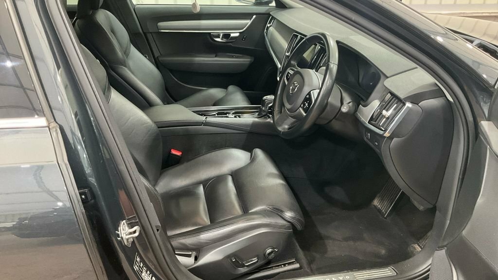 Volvo V90 2L Momentum Plus Grey #3