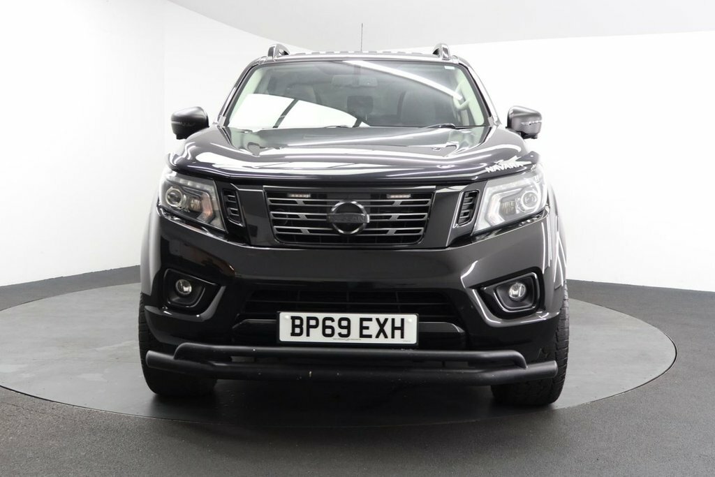 Nissan Navara 2.3L N-guard Black #5
