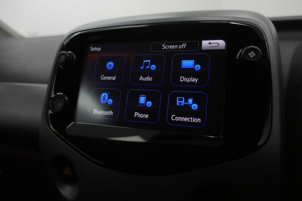 Toyota Aygo 1L X-trend White #2