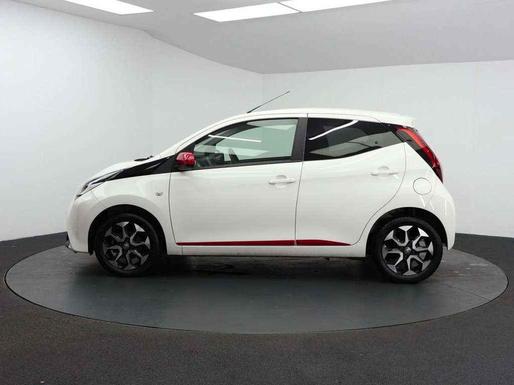 Toyota Aygo 1L X-trend White #6