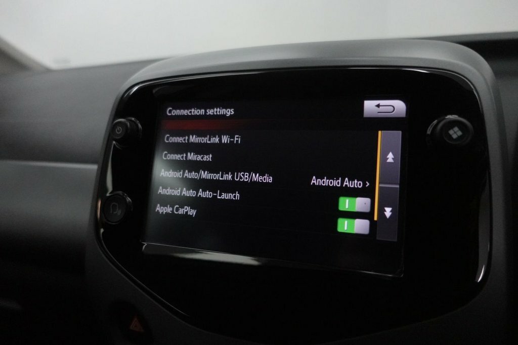 Toyota Aygo Vvt-i X-trend Red #28