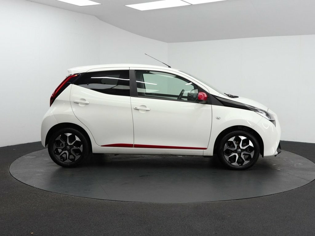Toyota Aygo Vvt-i X-trend Red #9