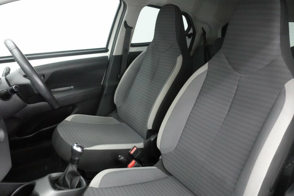 Toyota Aygo Vvt-i X-trend Red #14