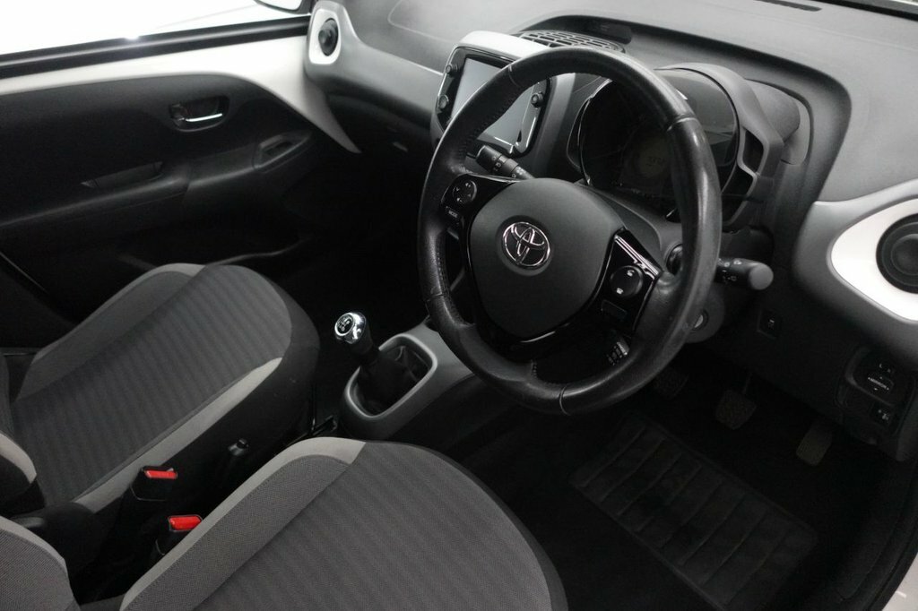 Toyota Aygo Vvt-i X-trend Red #10