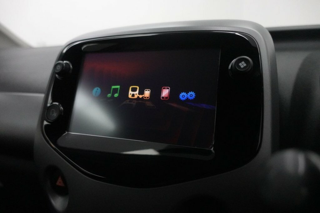 Toyota Aygo Vvt-i X-trend Red #23