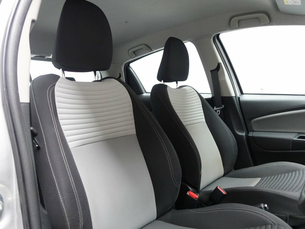 Toyota Yaris 1.5L Icon Tech Silver #3