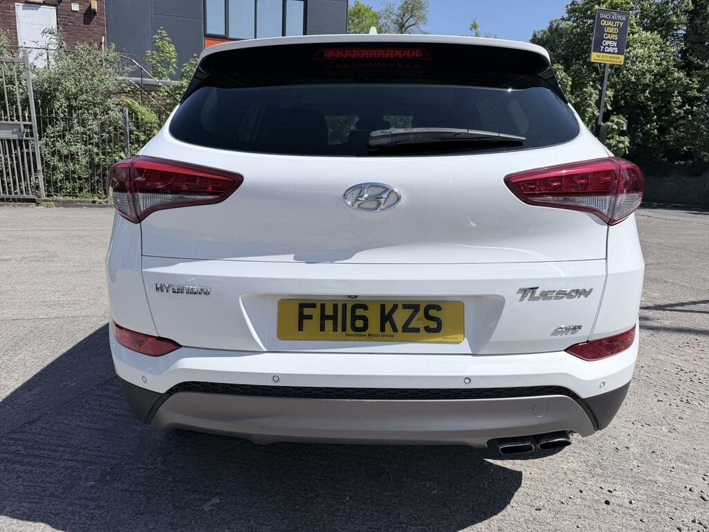 Hyundai Tucson 2.0 Crdi Premium Suv 4Wd Euro 6 1 FH16KZS White #4