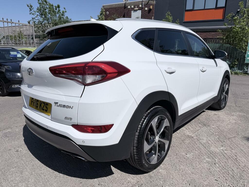 Hyundai Tucson 2.0 Crdi Premium Suv 4Wd Euro 6 1 FH16KZS White #5