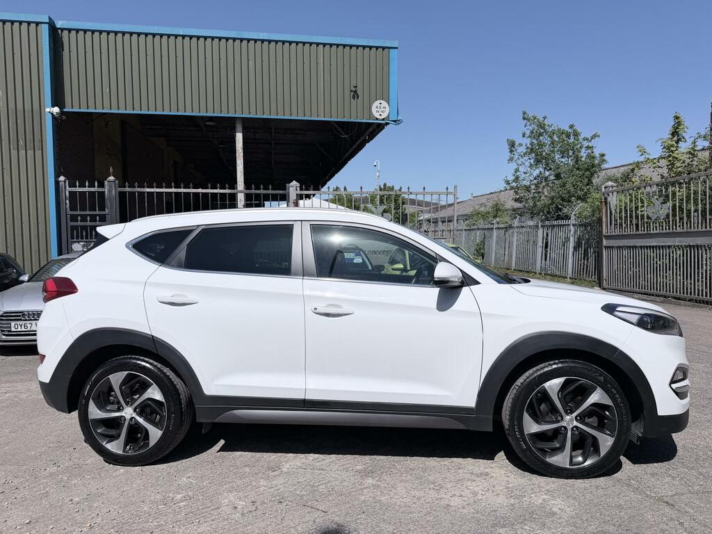 Hyundai Tucson 2.0 Crdi Premium Suv 4Wd Euro 6 1 FH16KZS White #6