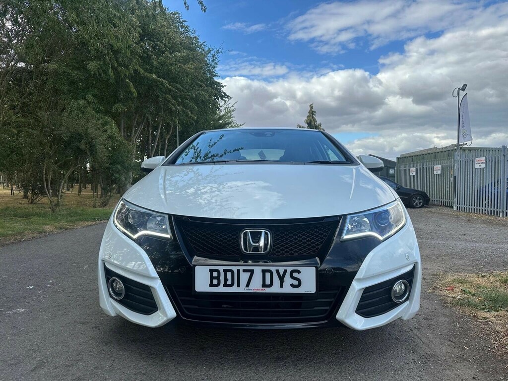 Honda Civic Hatchback 1.8 I-vtec Se Plus Navi Euro 6 Ss 5 White #2