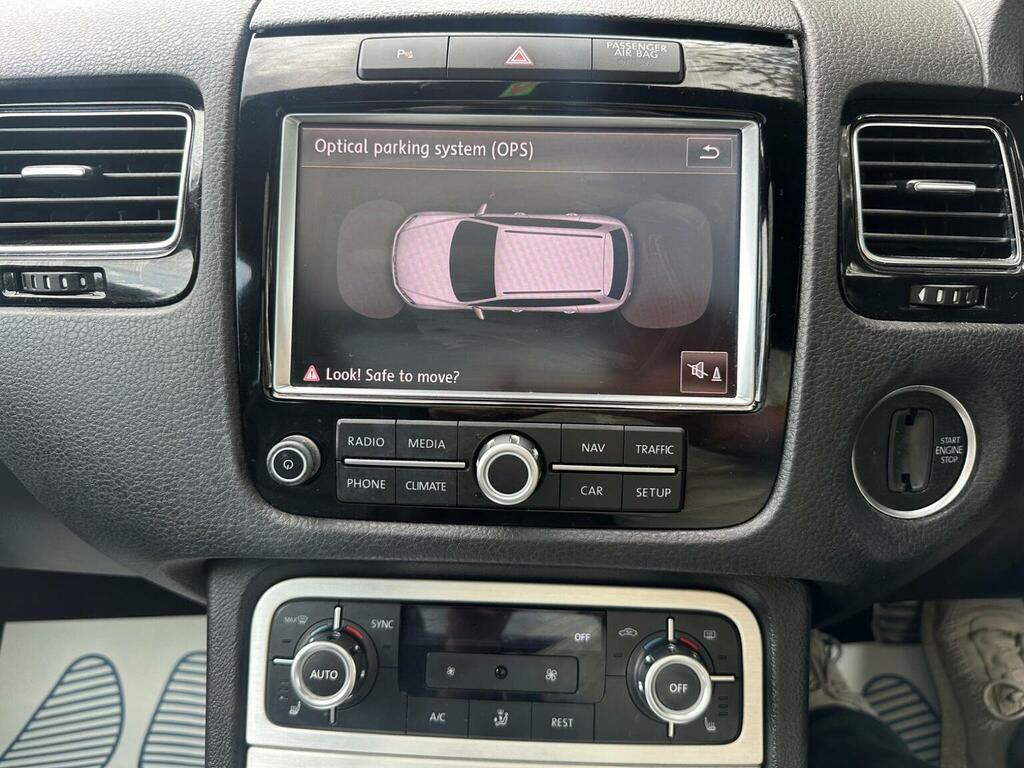 Volkswagen Touareg 3.0 Tdi V6 Bluemotion Tech R-line Suv T Black #13