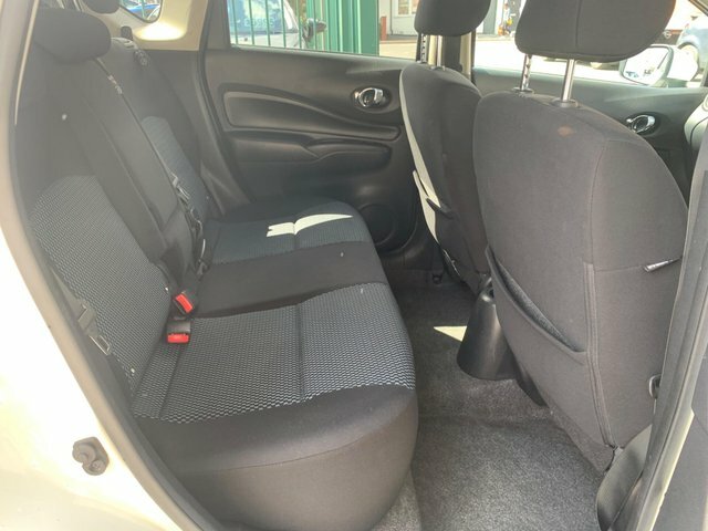 Nissan Note Acenta Premium #24