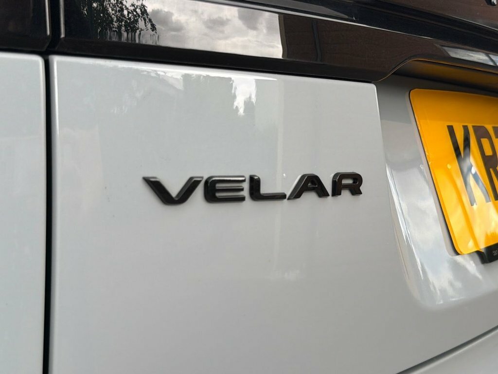 Land Rover Range Rover Velar 2.0 P250 Edition Black #26