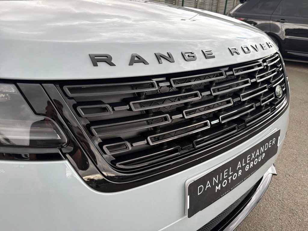 Land Rover Range Rover Velar 2.0 P250 Edition Black #15