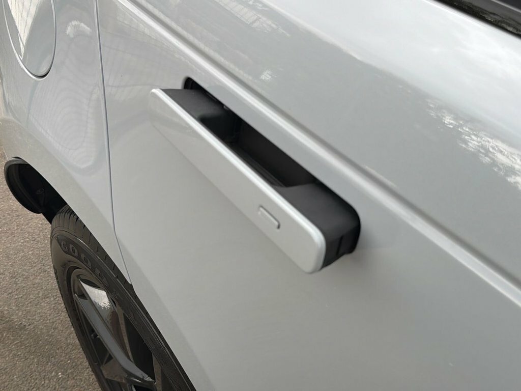 Land Rover Range Rover Velar 2.0 P250 Edition Black #16