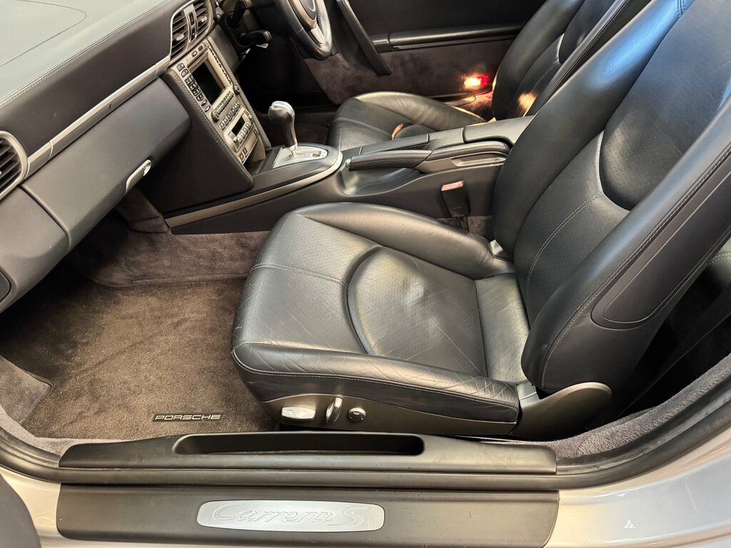 Porsche 911 3.6L Turbo Tiptronic S Convertible 420 Bhp Grey #31