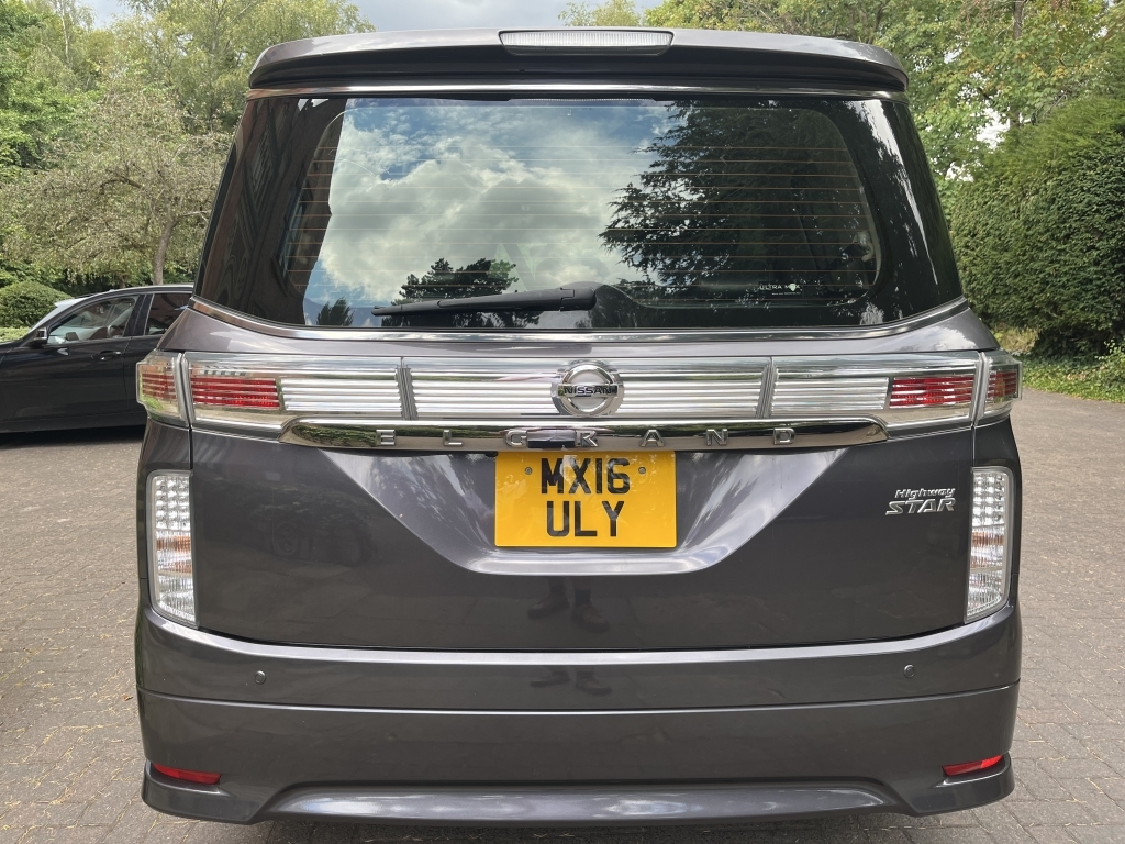 Nissan Elgrand Mpv Grey #2
