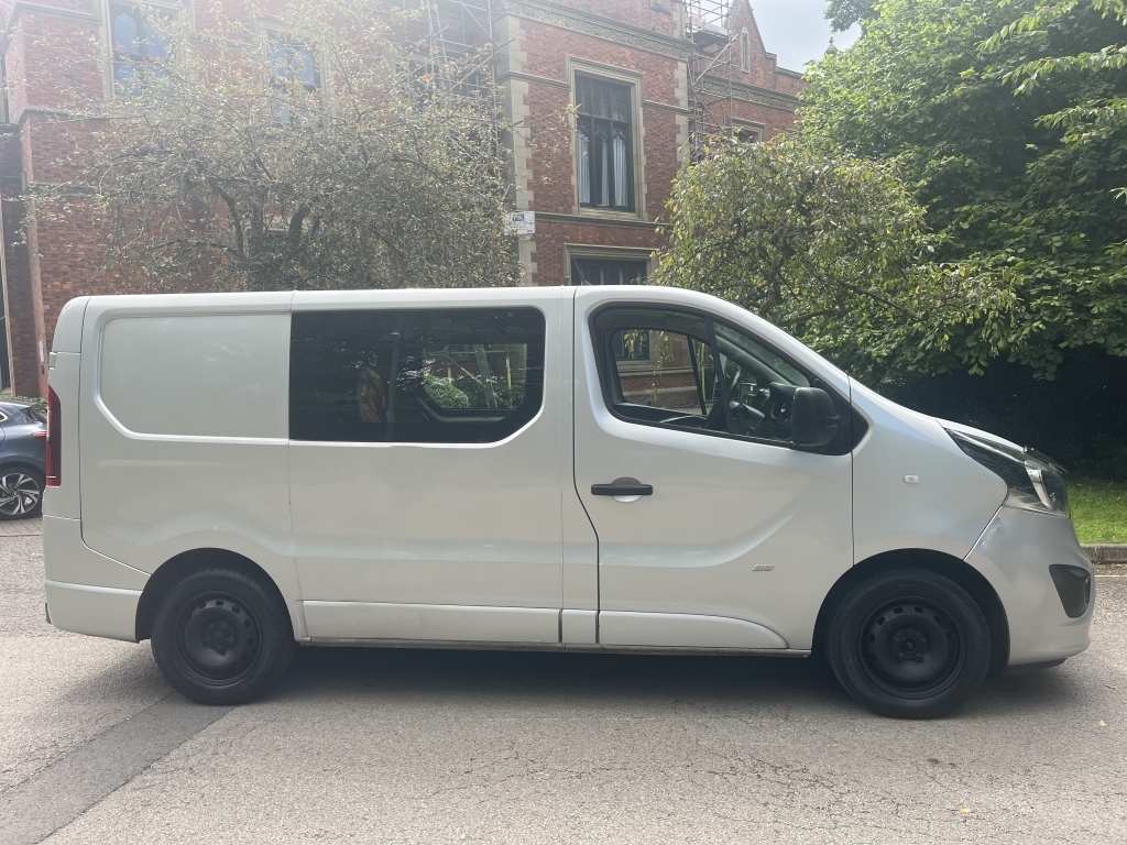 Vauxhall Vivaro Mpv Silver #2