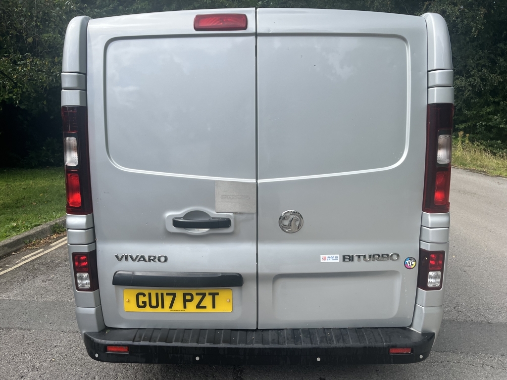 Vauxhall Vivaro Mpv Silver #4
