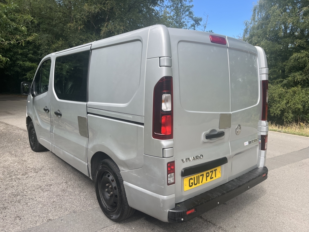 Vauxhall Vivaro Mpv Silver #3